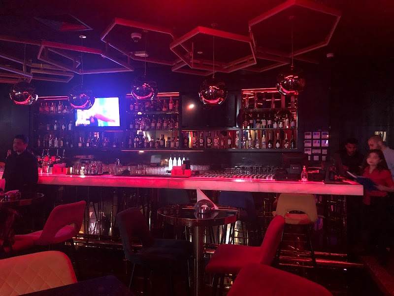 Luna Sky Bar - Rooftops in Four Seasons DIFC, Dubai | Best of Dubai