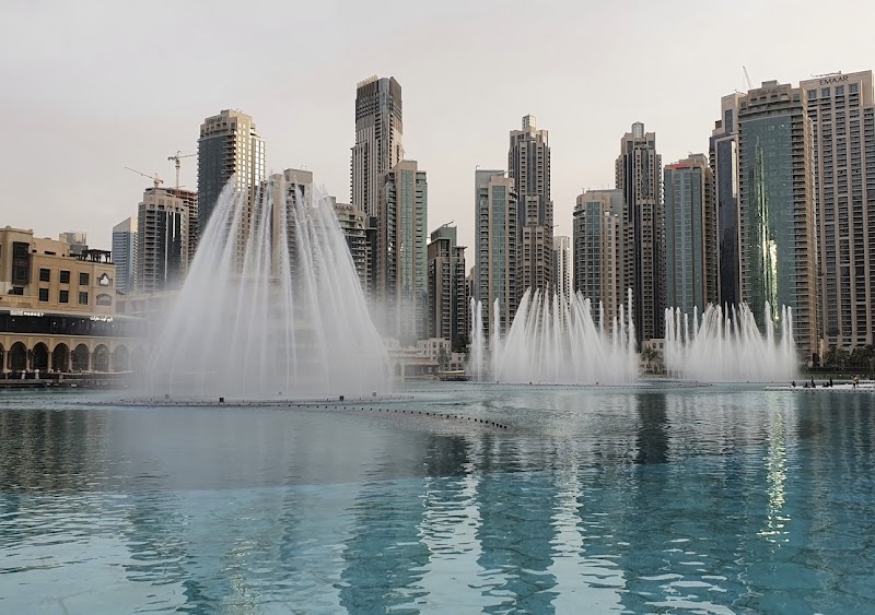 Dubai Fountain Show - Free Things to Do in Dubai in Downtown Dubai, Dubai